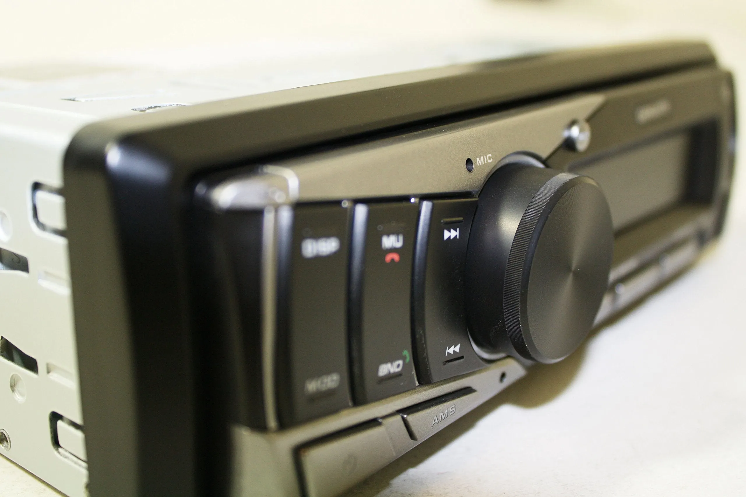Gravity AGR-S100 Car Radio Entertainment System - Built-in Bluetooth/SD/USB/Front Aux - Mp3 Playable