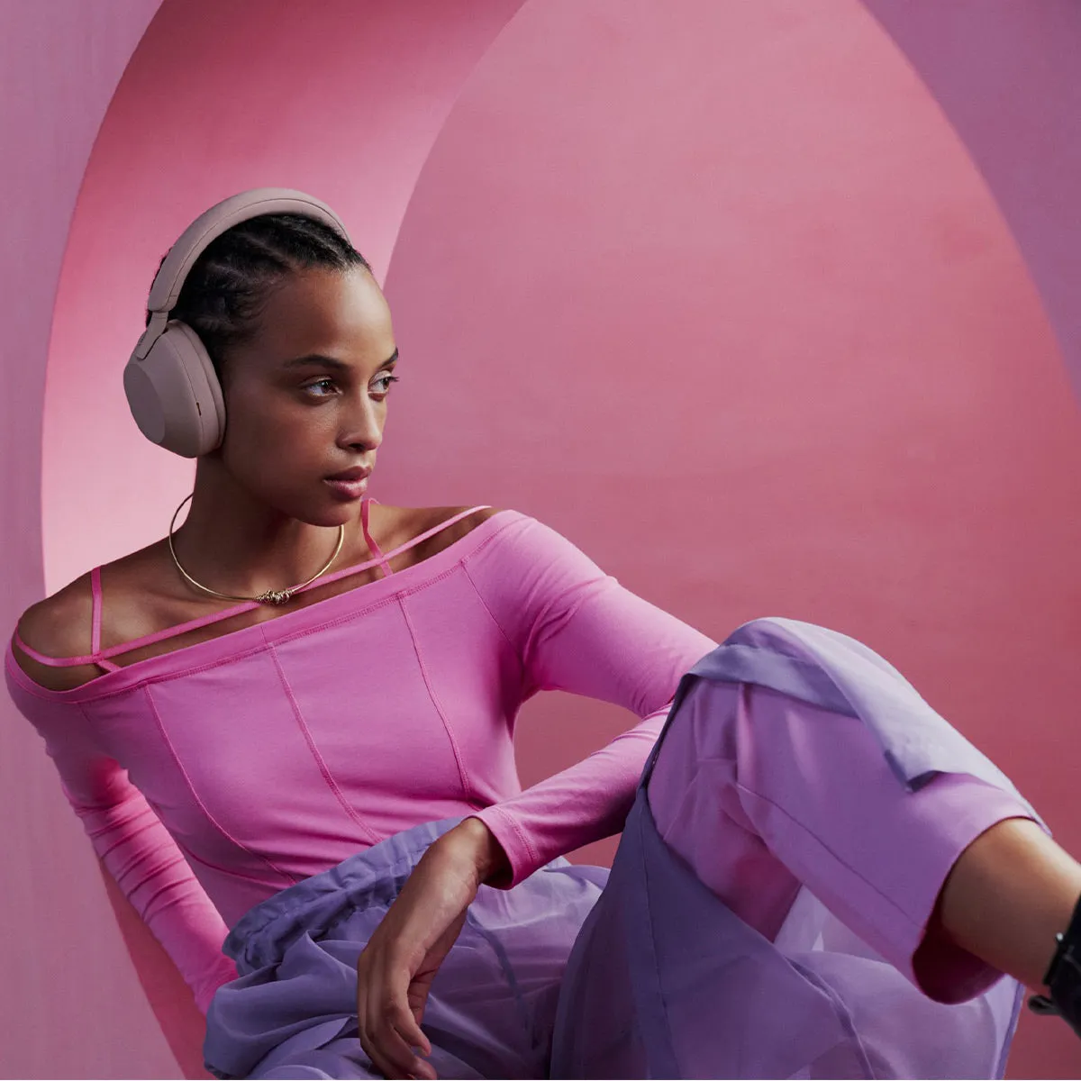 Sony WH-1000XM5 Wireless Over-Ear Noise Canceling Headphones (Pink)