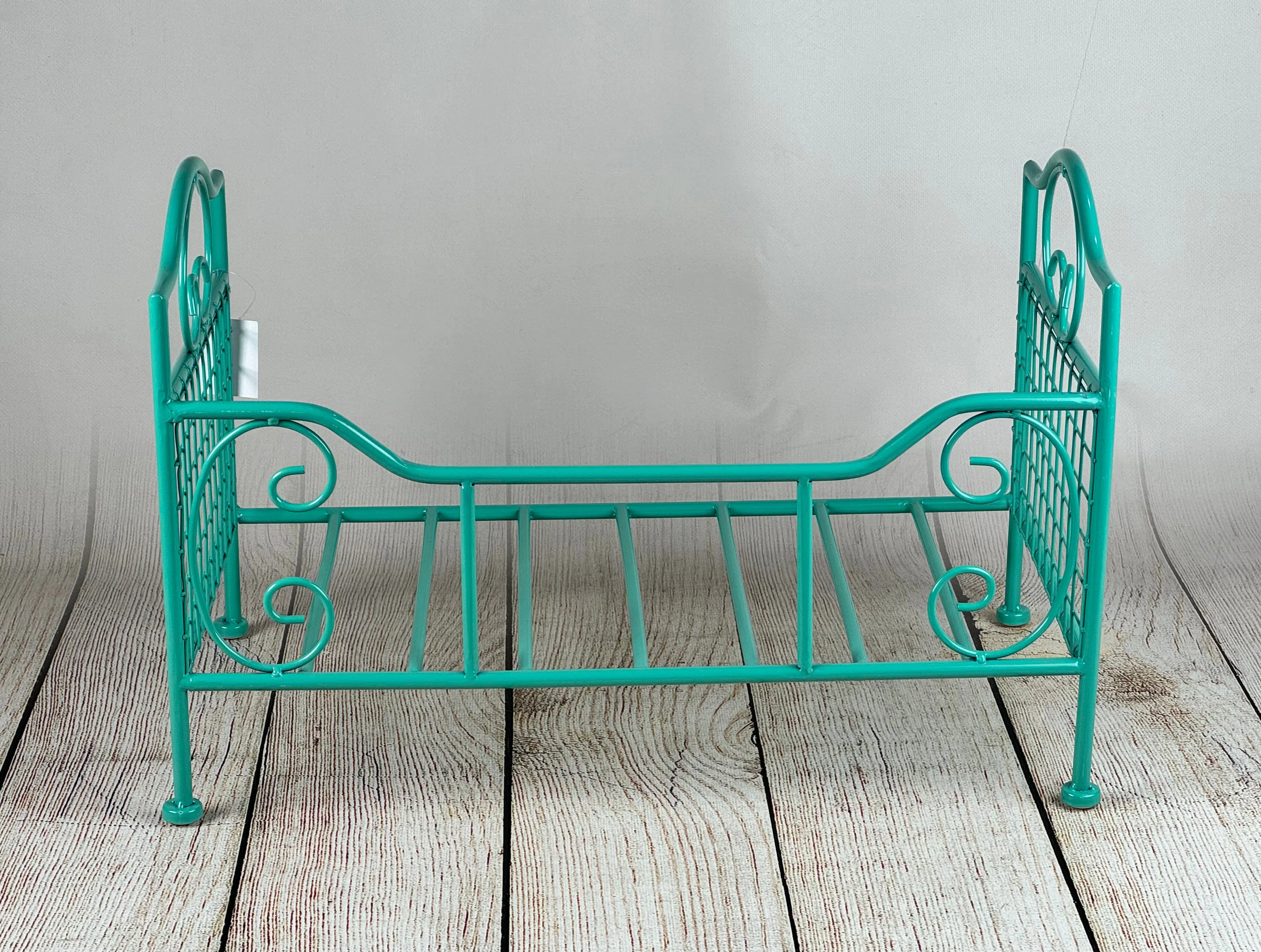 Vintage Bed - Green Model 3