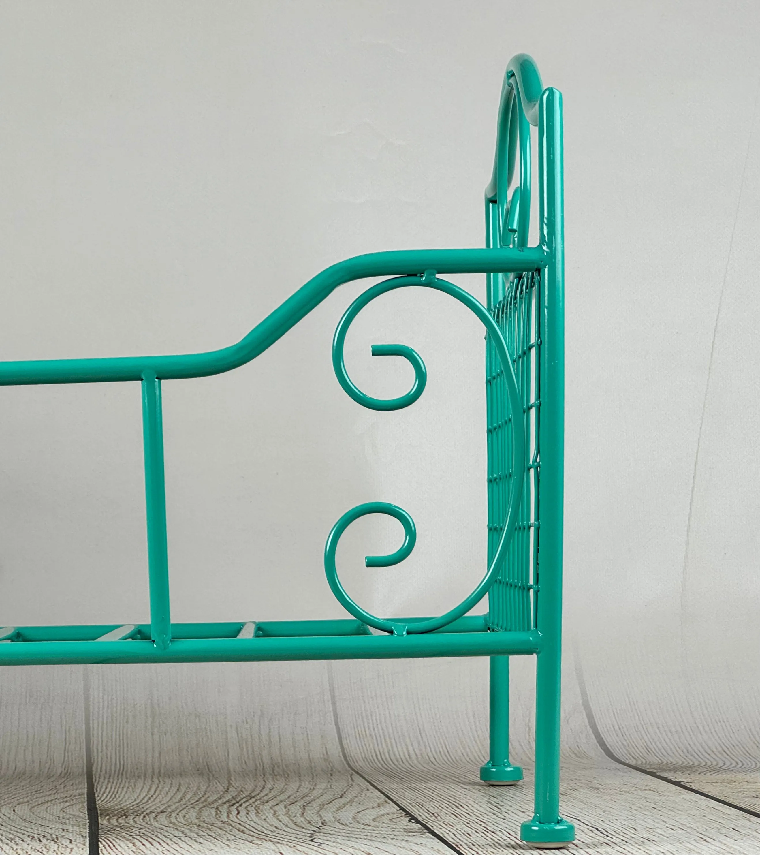 Vintage Bed - Green Model 3