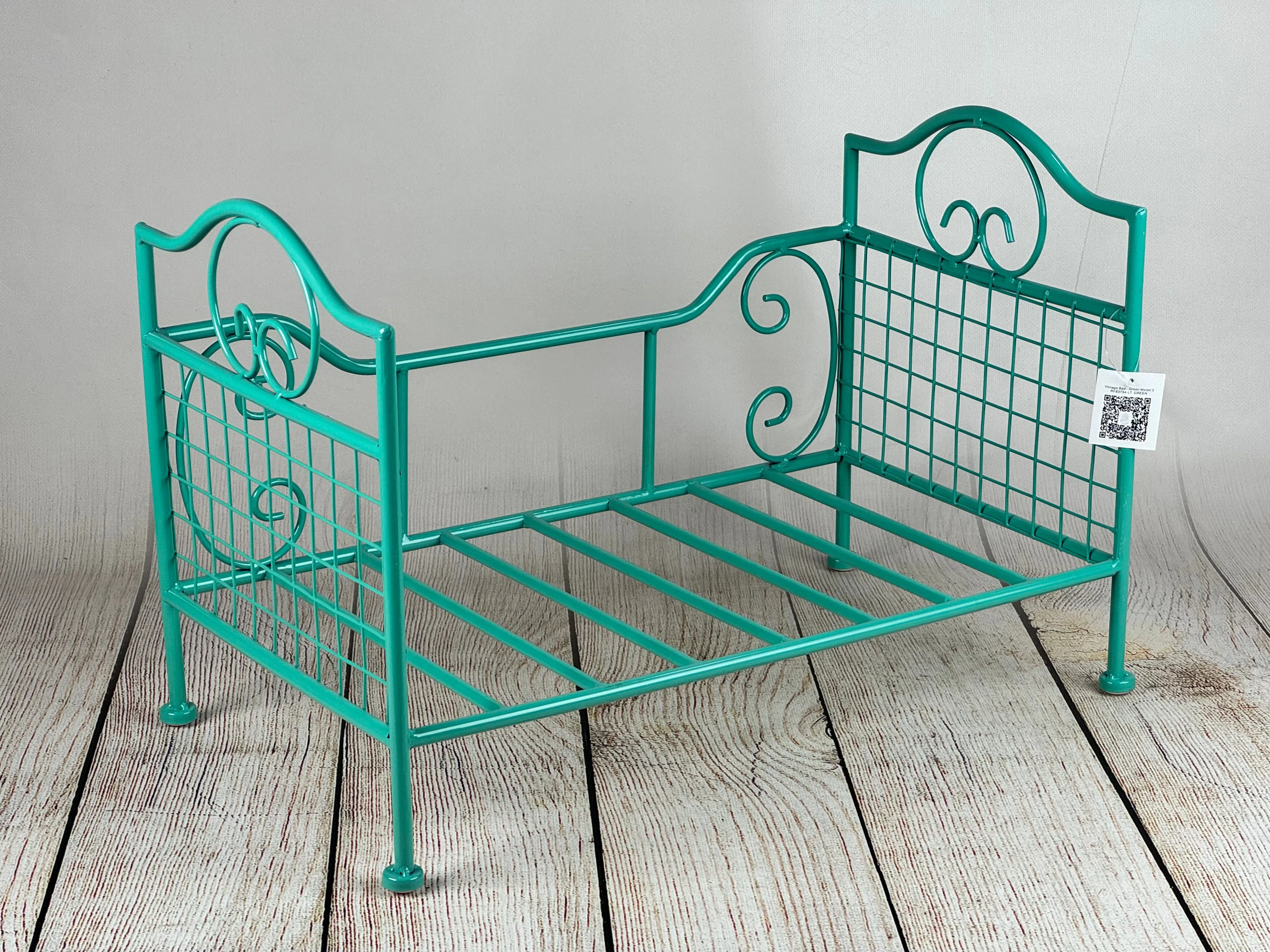 Vintage Bed - Green Model 3