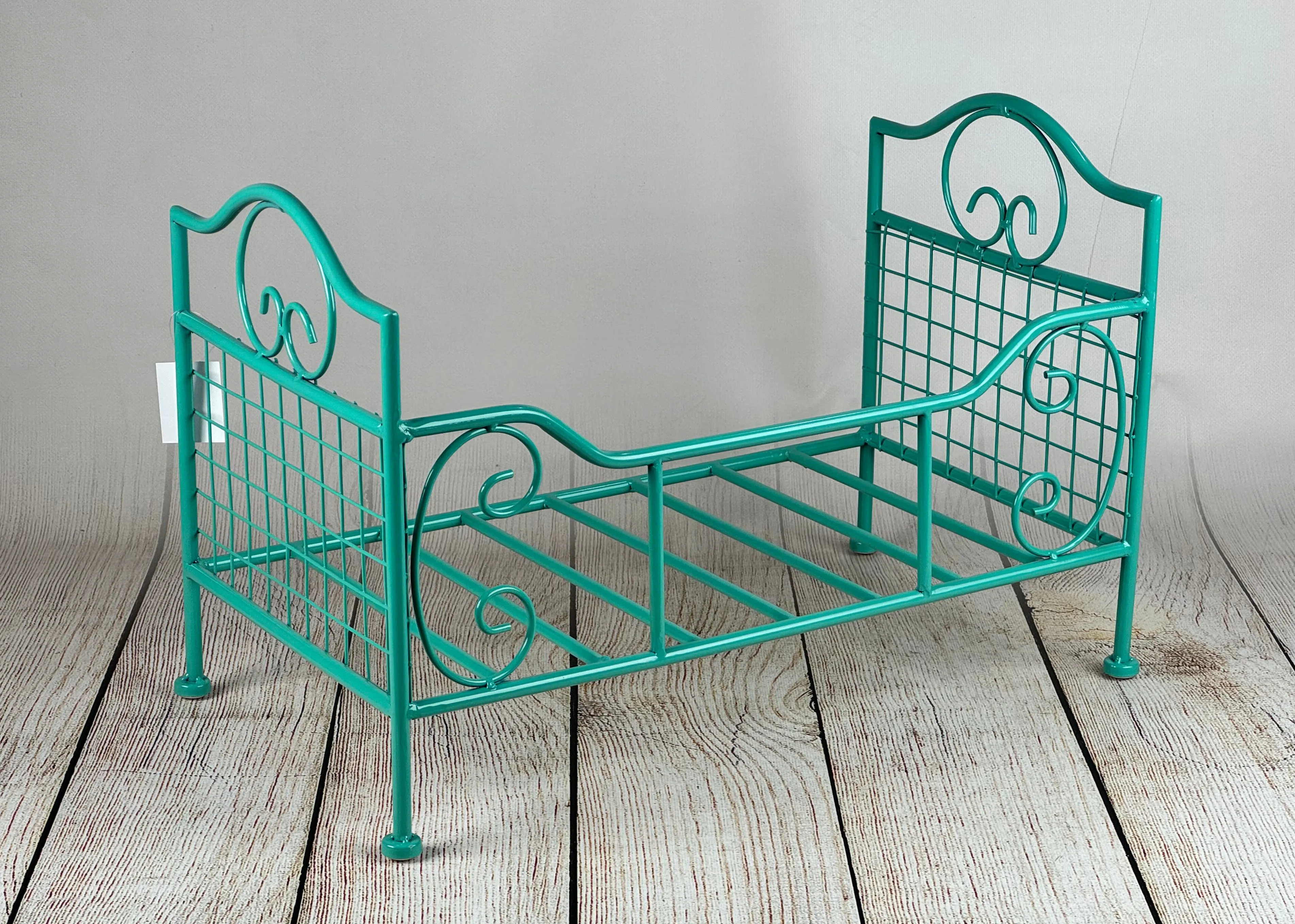 Vintage Bed - Green Model 3
